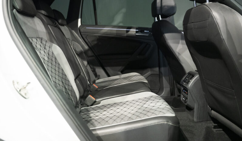 
								Volkswagen Tiguan, 1.5 TSI R-LINE/PANO/CARPLAY/CAMERA/KEYLESS full									